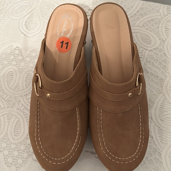 Atalina Moccasins 3 .5 “ Woman’s. - Picture 6 of 7